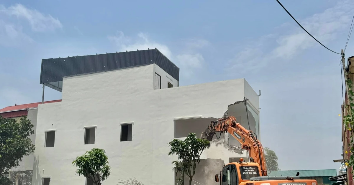 Hà Nội: Cưỡng chế phá dỡ loạt nhà xưởng trên đất nông nghiệp