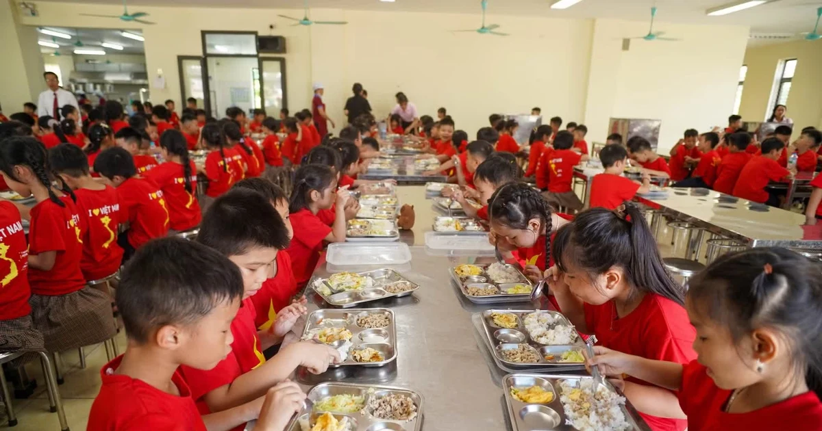 Hà Nội: Yêu cầu công khai thực đơn, suất ăn cho phụ huynh tiếp cận, đối chiếu