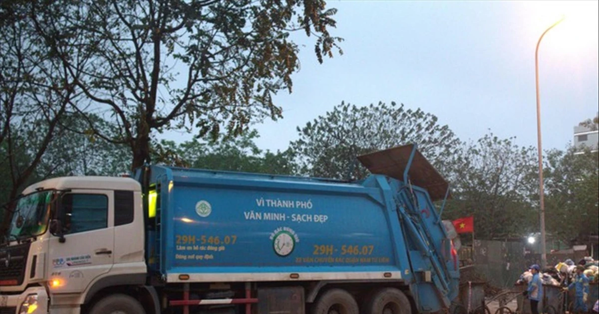 Hà Nội lùi lịch thu gom rác thải sau 20h, tăng tần suất xuyên Tết