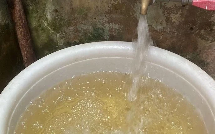 Làm rõ việc hàng vạn người dân Hà Nội phải dùng nước cặn bẩn, vàng đục