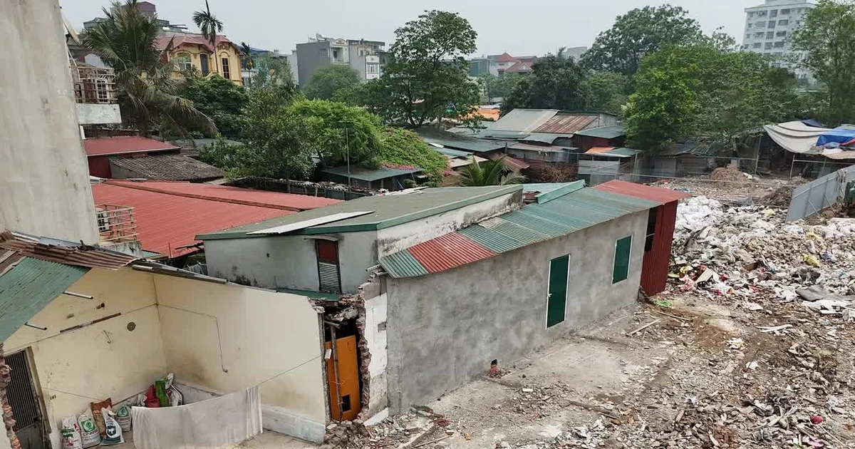Chủ tịch Hà Nội yêu cầu xử lý dứt điểm nhà 'siêu mỏng, siêu méo' sau mở đường