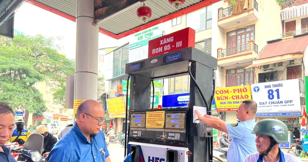 Chủ tịch Hà Nội đề nghị người dân tránh lo lắng, tích trữ xăng dầu không cần thiết