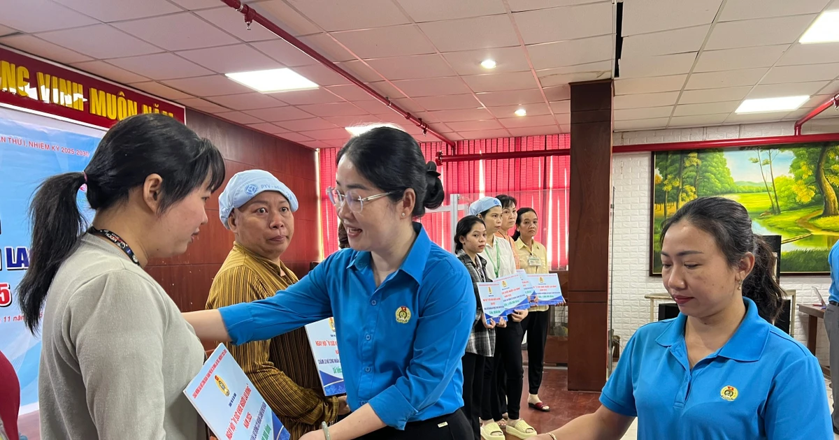 Chăm sóc sức khỏe miễn phí cho công nhân lao động TPHCM