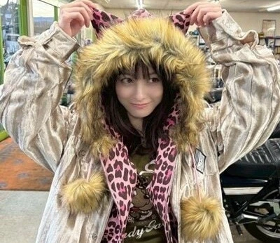 Bức ảnh hậu trường của Kanna Hashimoto với cặp sừng 'viral' cõi mạng