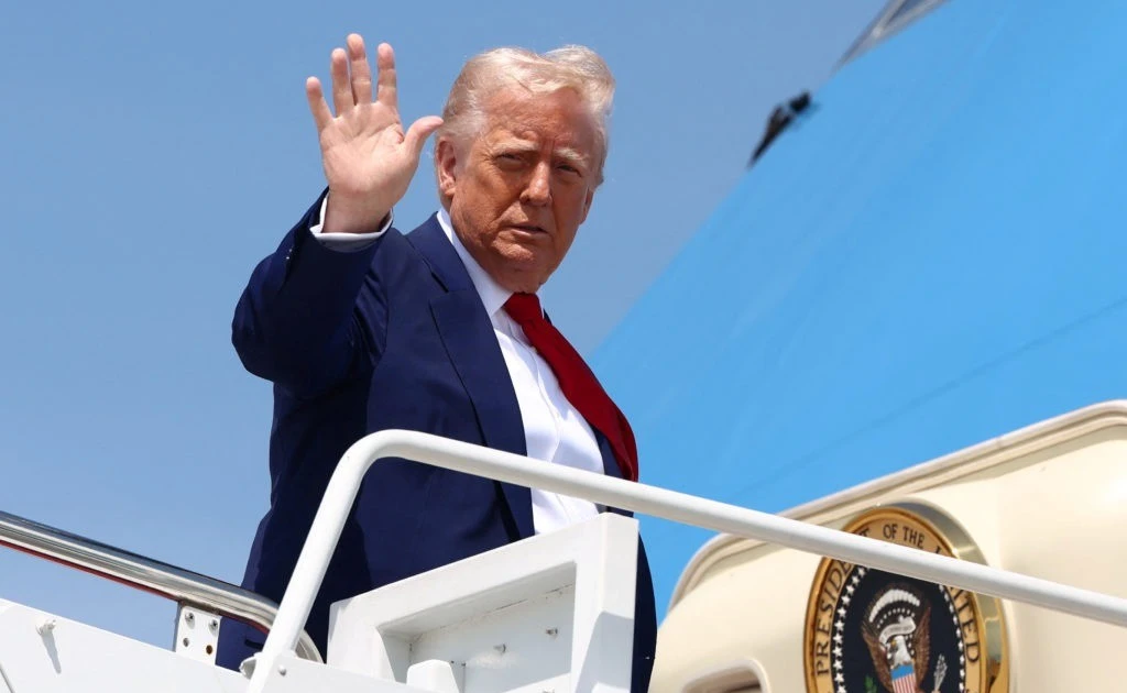 Tổng thống Mỹ đến Ai Cập, chủ trì hội nghị thượng đỉnh quốc tế về hòa bình Dải Gaza