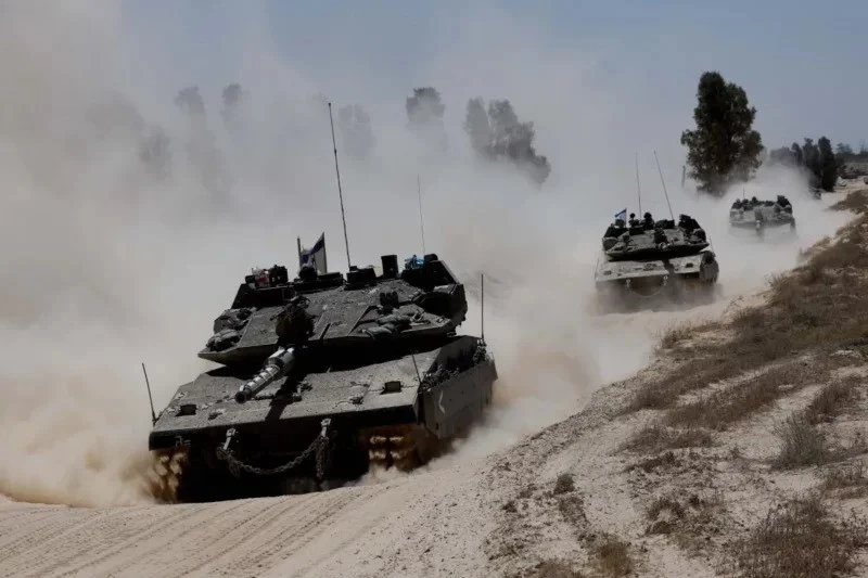 Nhân chứng nói quân đội Israel tấn công Dải Gaza giữa lệnh ngừng bắn