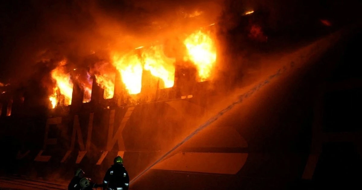 Nga - Ukraine leo thang tấn công trên biển, giàn khoan và hải cảng bị nhắm mục tiêu