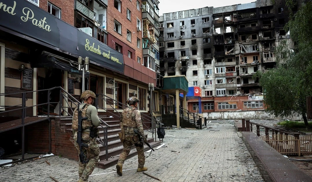 Nga nói quân đội Ukraine ở Pokrovsk và Kupiansk nên đầu hàng để tự cứu mình