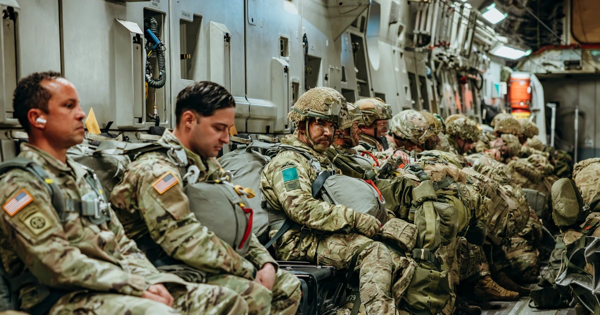 Anh lần đầu thừa nhận có binh sĩ hoạt động ở Ukraine