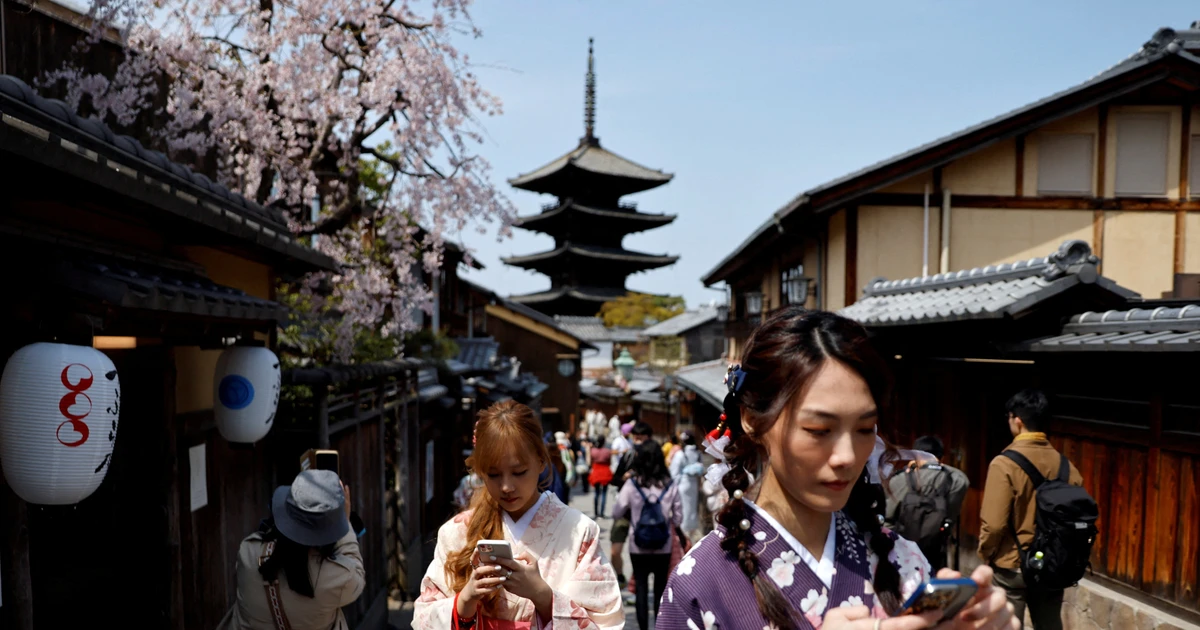 Trung Quốc siết cảnh báo an ninh, khuyến cáo công dân về du học Nhật Bản