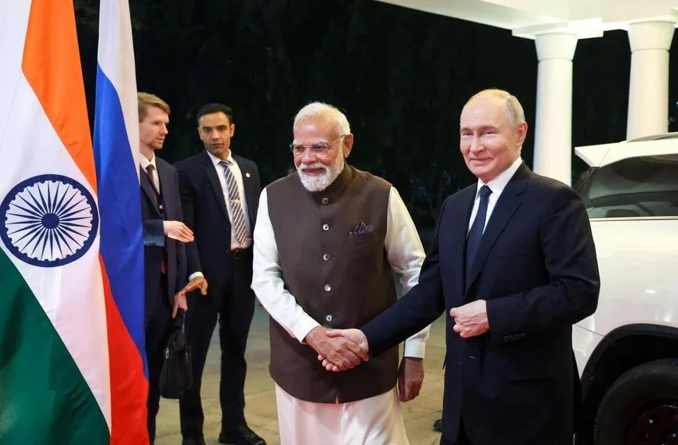 Tổng thống Vladimir Putin chỉ trích việc Mỹ trừng phạt Ấn Độ vì mua dầu Nga