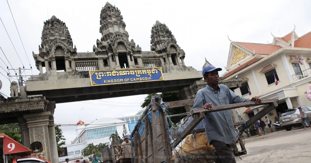 Thái Lan - Campuchia đàm phán giữa lúc giao tranh tiếp diễn