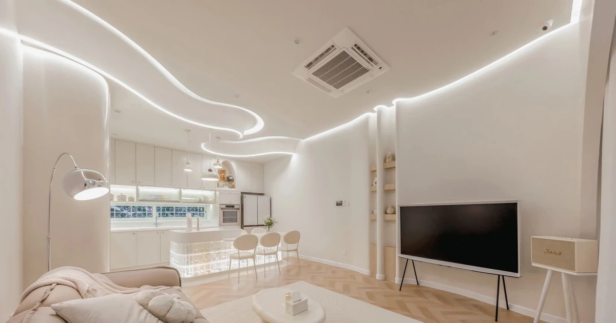 Sức mạnh đơn sắc và tông sáng ấm làm thay đổi hoàn toàn ngôi nhà