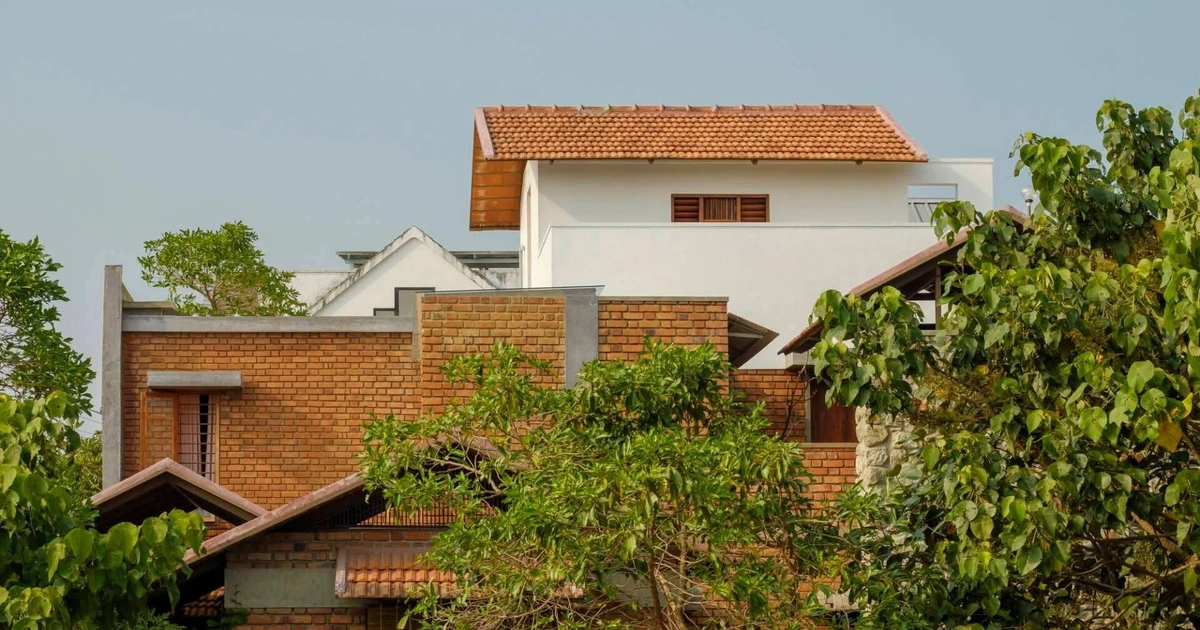 Không gian 'chữa lành' cho gia đình trẻ với gạch mộc và ánh sáng tự nhiên