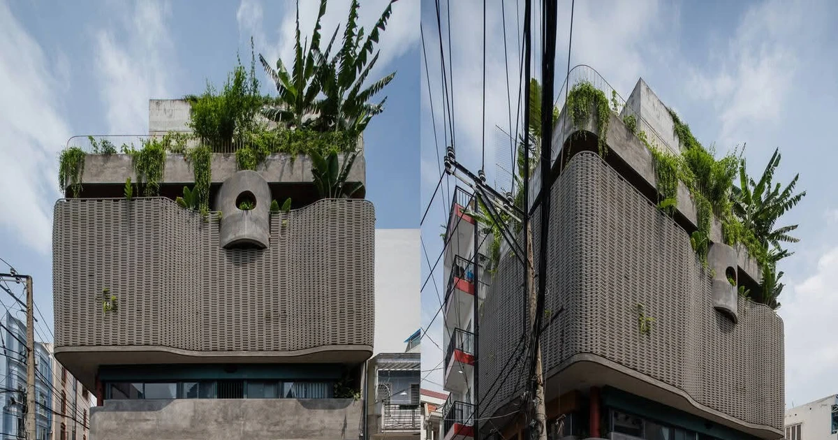 Ngôi nhà theo phong cách hiện đại nổi bật nơi ngã tư thành phố