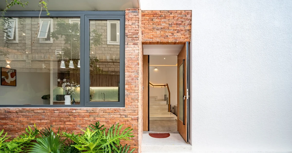 Nhà phố 300m2 lấy cảm hứng từ gạch đỏ