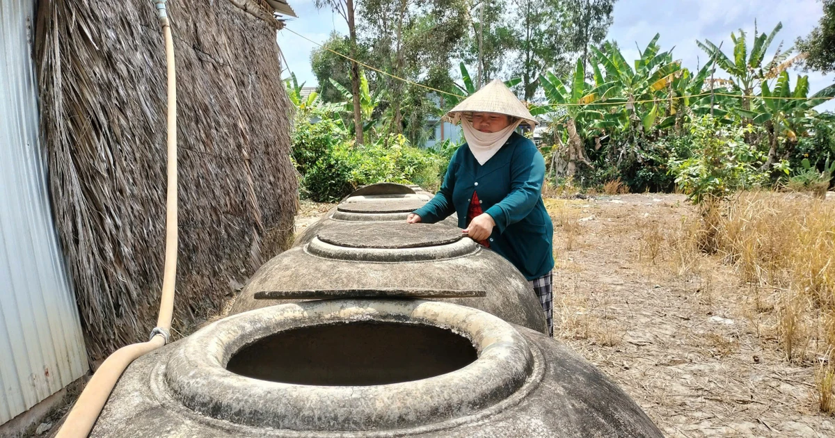Sống khổ vì ngóng nước sạch từ đường ống cấp nhưng cả năm chưa được giọt nào