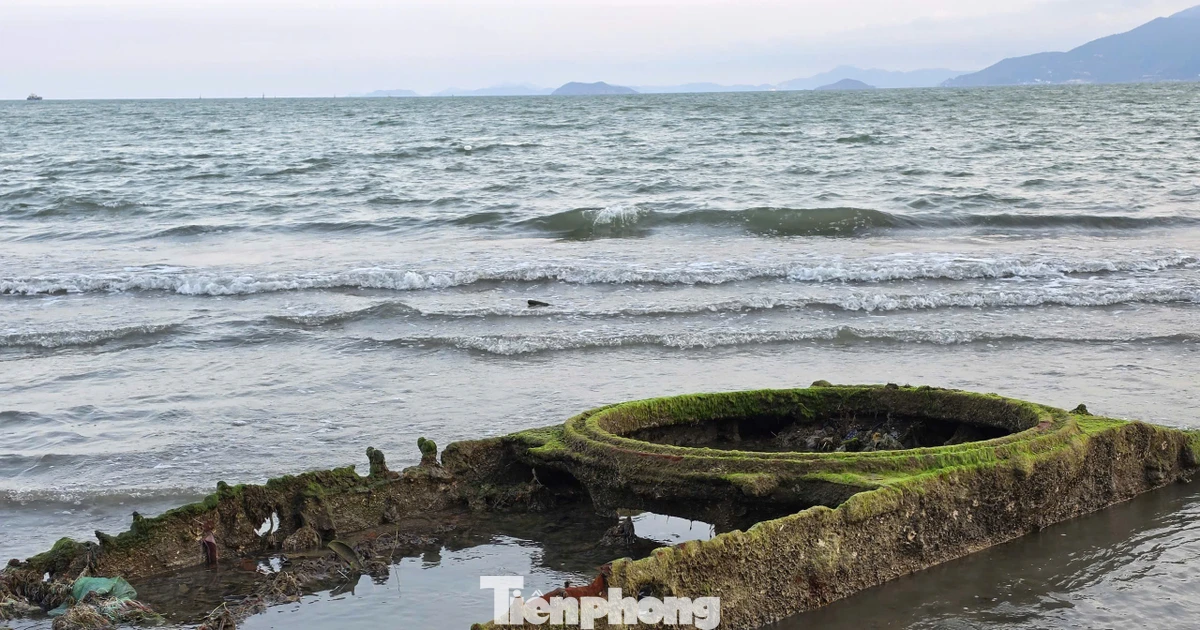 Khoanh vùng vật thể giống xác xe tăng lộ diện ở biển Quy Nhơn, chuẩn bị trục vớt