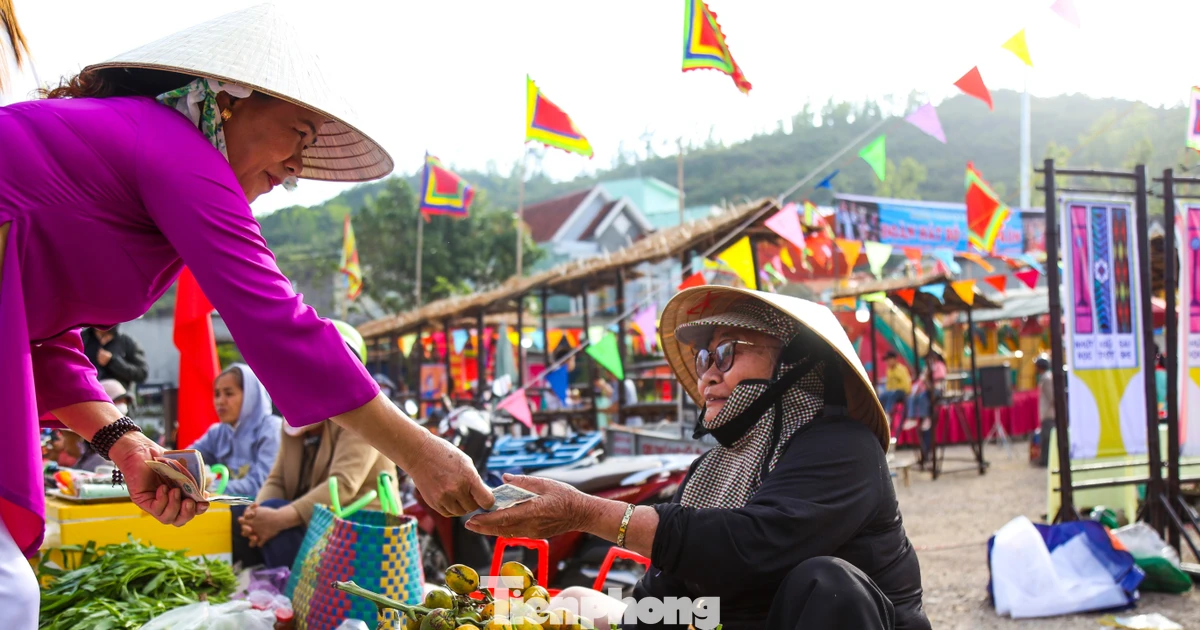 Lập hồ sơ di sản cho phiên chợ ‘độc nhất vô nhị’ ở Gia Lai