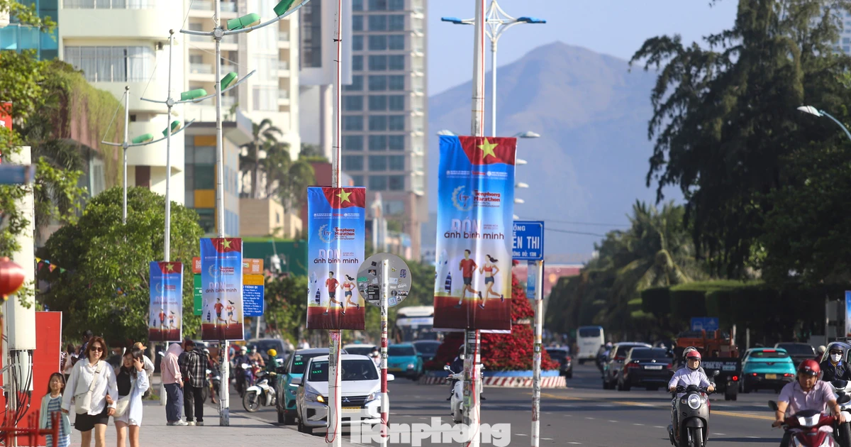 Sôi động phố biển Nha Trang