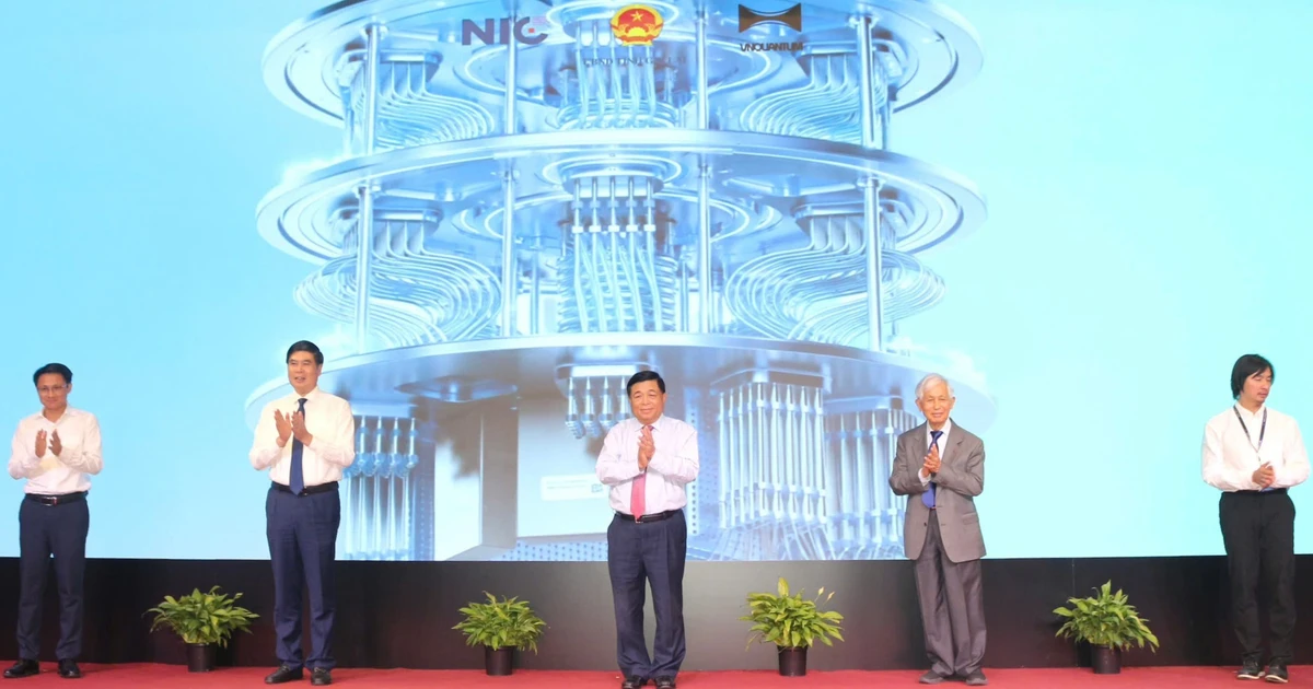 Gần 100 tài năng từ nhiều quốc gia tranh tài về tính toán lượng tử ở Gia Lai