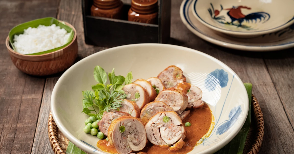 Tết là về nhà – và cùng nhau nấu món Gà Mỹ cuộn nấm xốt cà ri thật ngon