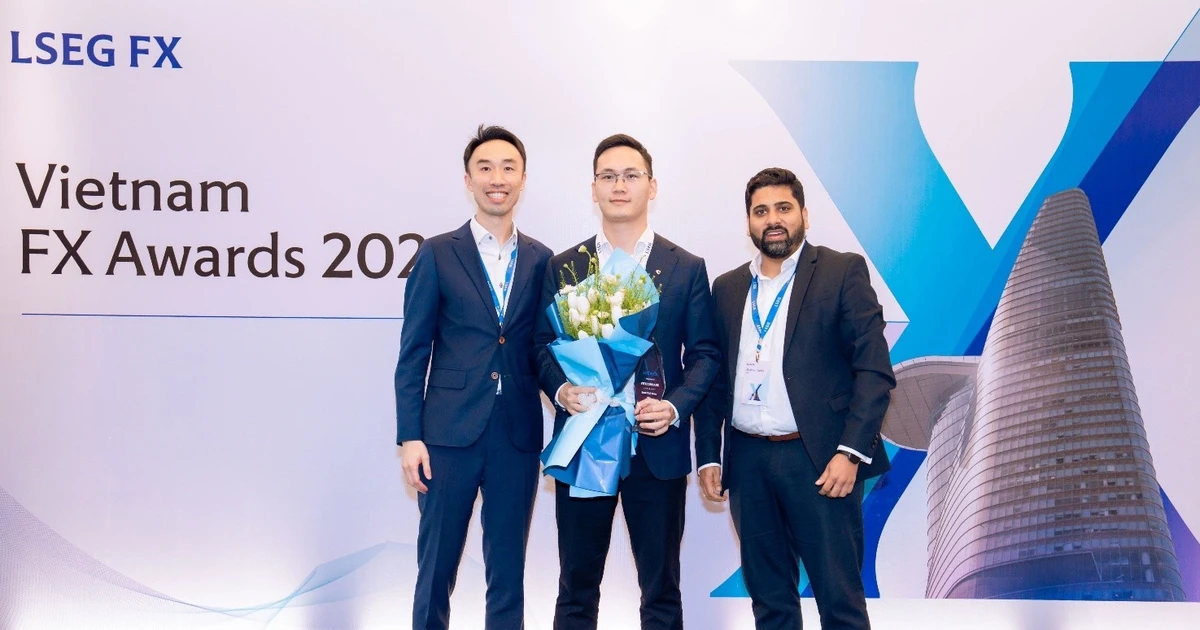 Vietcombank khẳng định vị thế dẫn đầu với cú đúp danh hiệu 'Best FXall Taker' và 'Top 5 Matching Volume Traded