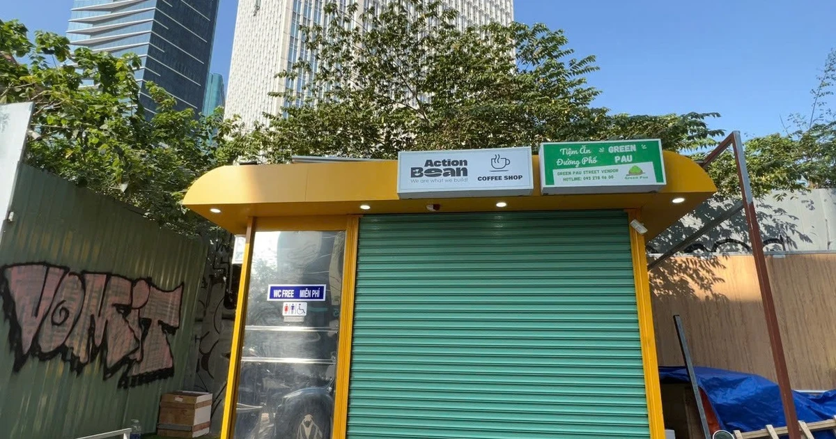 Nhà vệ sinh công cộng giữa trung tâm TP.HCM bỗng nhiên... biến mất