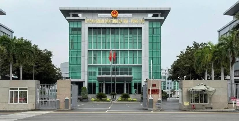 Bí thư Trần Lưu Quang: Ưu tiên quỹ đất dôi dư cho giáo dục – y tế