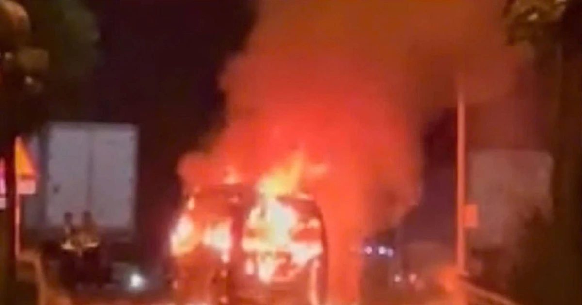 Xe đầu kéo đỗ sai quy định trong vụ tai nạn thảm khốc trên cao tốc TPHCM - Long Thành - Dầu Giây