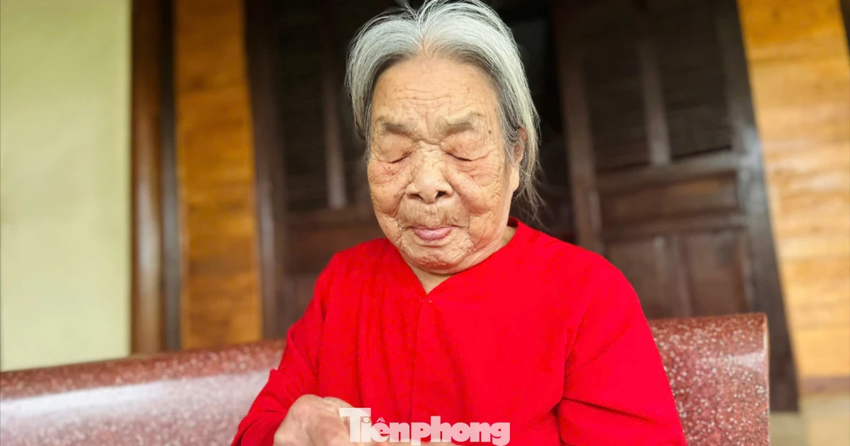 Cụ bà 104 tuổi ở Hà Tĩnh chia sẻ bí quyết sống khỏe
