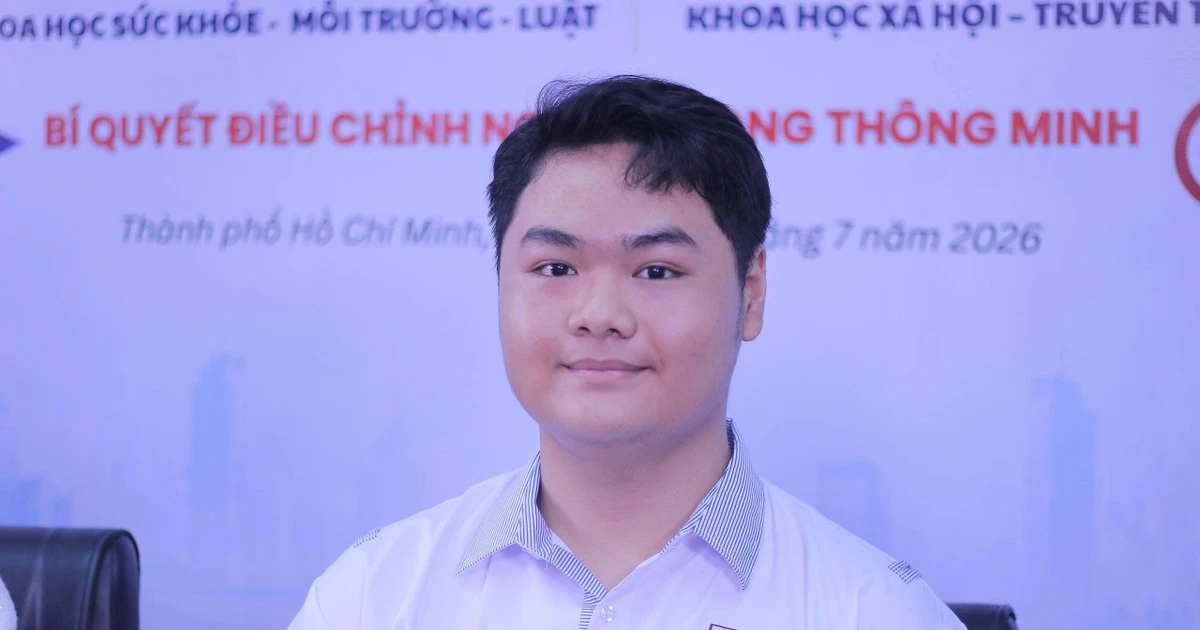 Đang giao lưu cùng thủ khoa đạt điểm 10 Toán, Sinh THPT 2026