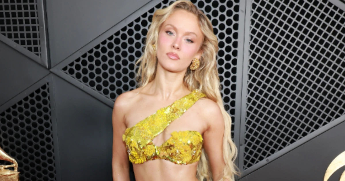 Chiếc váy làm lu mờ thảm đỏ Grammy 2026