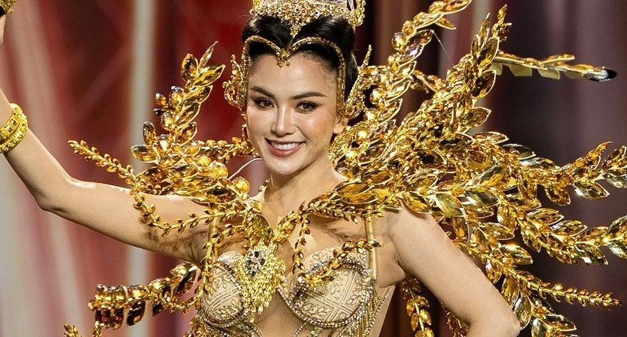 Thí sinh xiếc khỉ, trườn bò trên sân khấu Hoa hậu Hòa bình