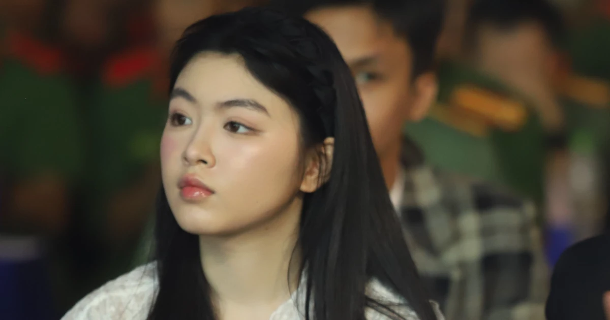 Hoa hậu, nghệ sĩ lan tỏa khoảnh khắc Tổ quốc bình yên