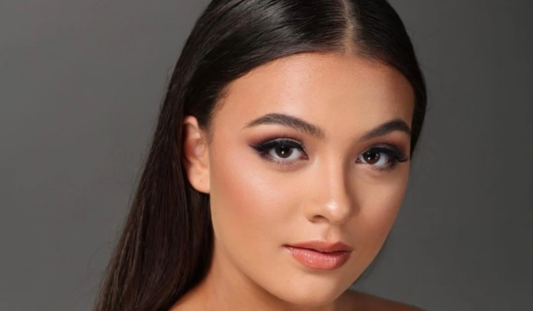 Nhan sắc gây tranh cãi của cô gái 17 tuổi thi Hoa hậu Thế giới