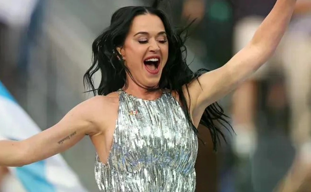 Màn trình diễn thảm họa của Katy Perry tại World Cup
