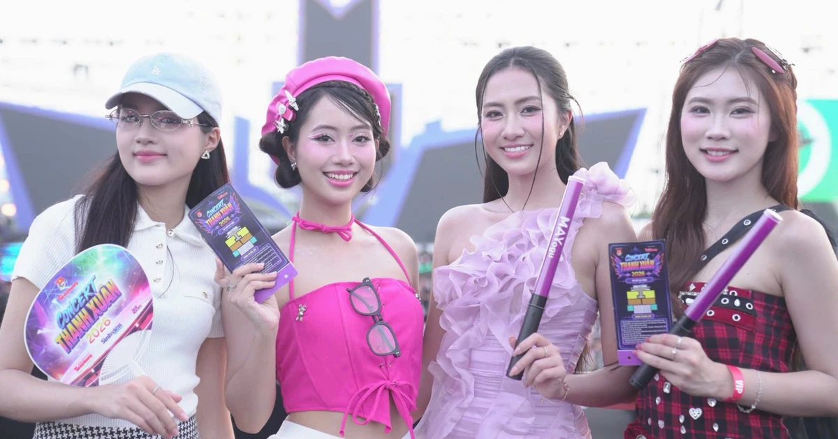 Hoa hậu Hà Trúc Linh và dàn người đẹp 'lên đồ' tới concert Thanh xuân