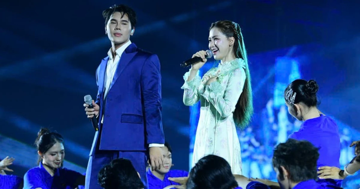 Hàng chục nghìn người hát cùng Hòa Minzy, Lâm Phúc