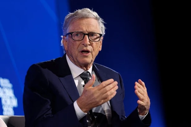 Tỷ phú Bill Gates bị nhiều nhà khoa học phản ứng gay gắt