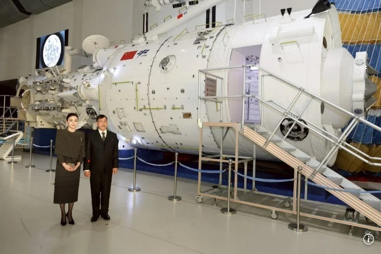 Quốc vương Thái Lan thực hiện chuyến thăm chưa từng có tiền lệ đến trung tâm vũ trụ Trung Quốc