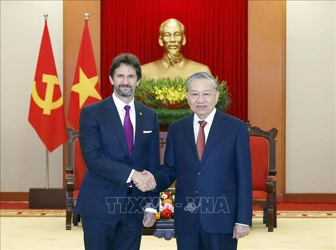 Slovakia sẵn sàng hợp tác với Việt Nam về công nghiệp quốc phòng