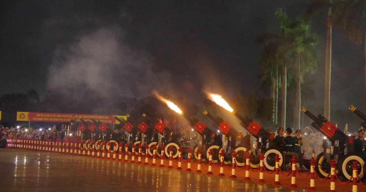 Pháo lễ khai hỏa, mở màn tổng hợp luyện diễu binh, diễu hành trên Quảng trường Ba Đình