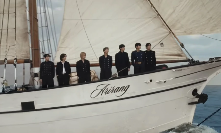 BTS vượt đại dương trở về với ARMY và "thuyết âm mưu" ẩn giấu trong MV SWIM