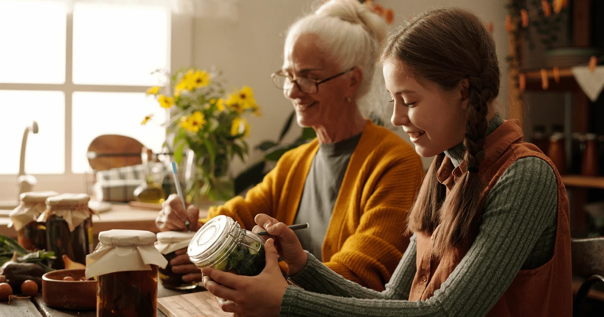 Mệt mỏi vì màn hình điện thoại, người trẻ chọn 'sống như bà ngoại'