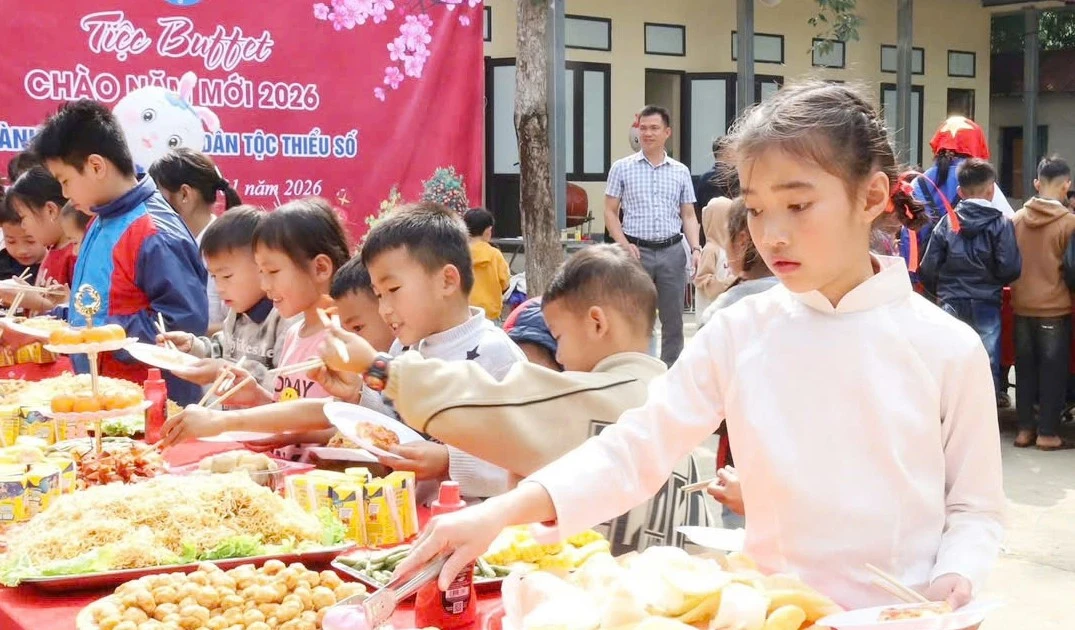 Tết sẻ chia – Tết yêu thương với thiếu nhi Sơn La