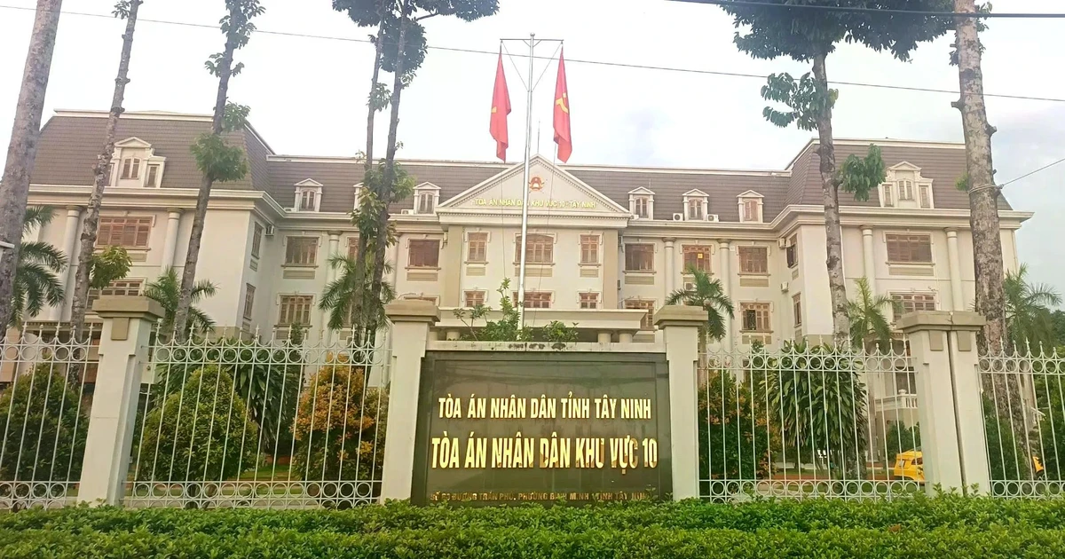 Dôi dư hàng trăm trụ sở ở vị trí 'đất vàng'