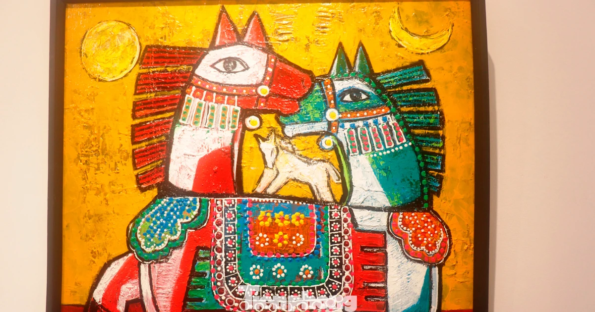 Mãn nhãn tranh ngựa đón xuân Bính Ngọ