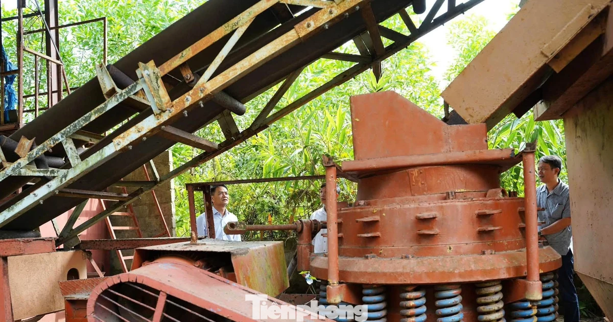 Khối máy móc tiền tỷ ‘nằm lì’ giữa rừng sâu ở Huế