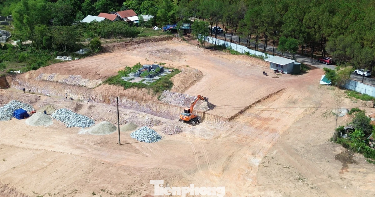 Mười năm lận đận của dự án bãi đỗ xe từng san nhầm mộ vợ vua ở Huế